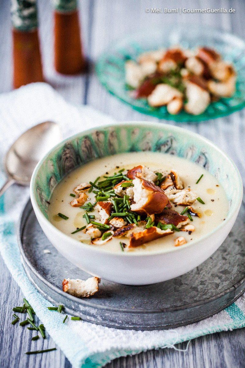 Winter potato soup with spice butter and pretzel croutons | GourmetGuerilla.de-1136.jpg 